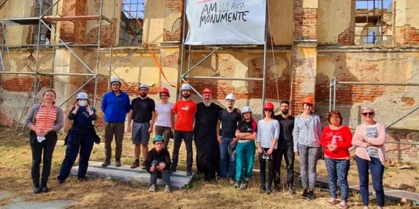 Conservarea ruinelor bisericii romano catolice de la Ofseniţa FOTO Facebook/Ambulanţa pentru Monumente