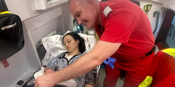 nastere ambulanta FOTO ISU Vaslui jpg