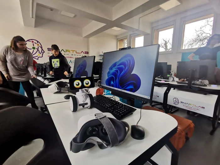 Smart Lab la Liceul de Informatică din Timișoara FOTO Ștefan Both