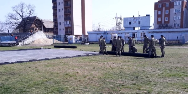 A început ridicarea spitalului militar mobil