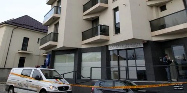 Poliţiştii sunt la faţa locului şi încearcă să stabilească împrejurările incidentului