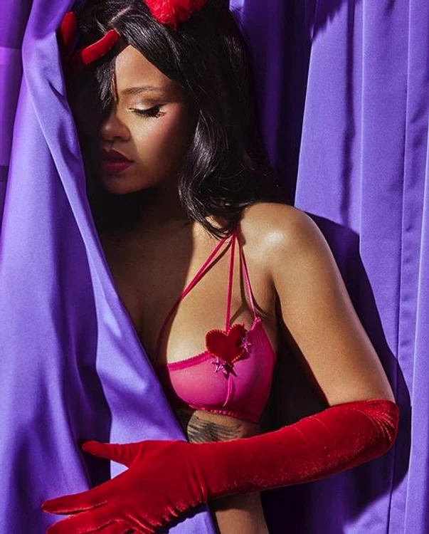 Rihanna și-a impresionat plăcut fanii cu ultima sa ședință foto