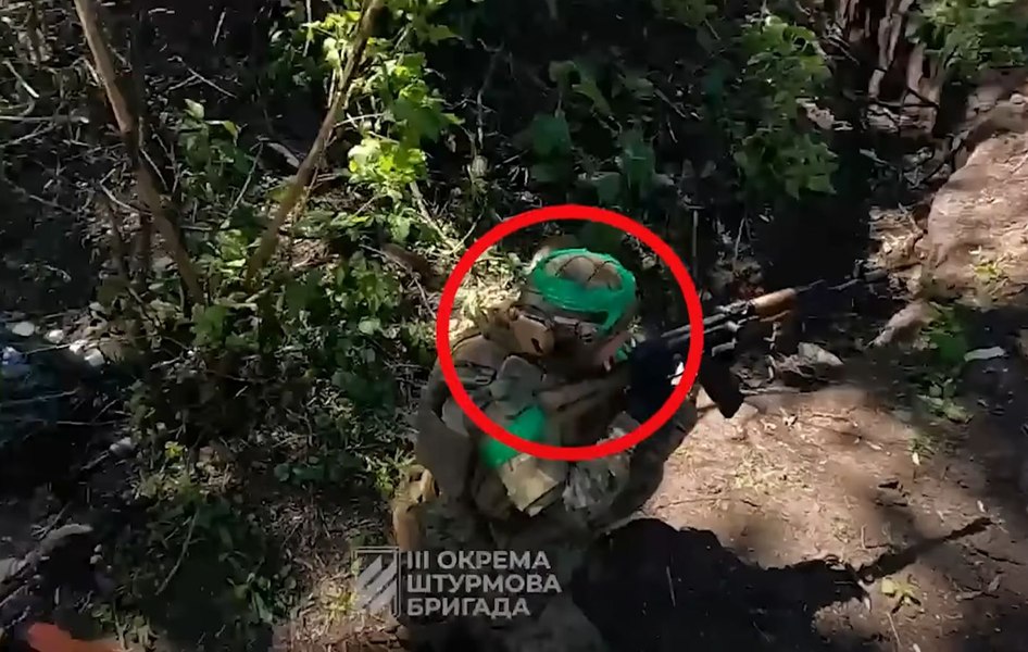 Amazoanele Ucrainei iau cu asalt tranșeele rușilor. Imagini spectaculoase din timpul ofensivei asupra Bahmutului VIDEO
