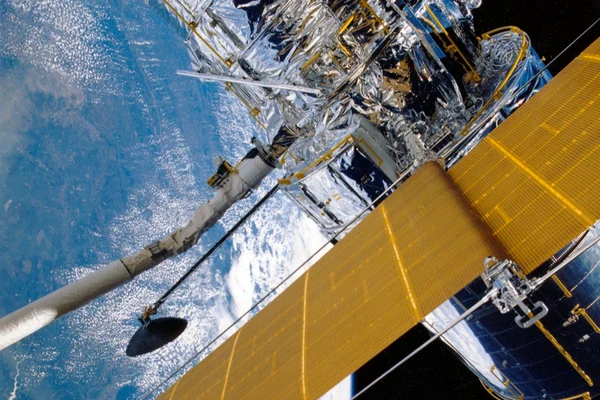 Compania lui Elon Musk SpaceX va lansa anul acesta peste 10.000 de sateliți