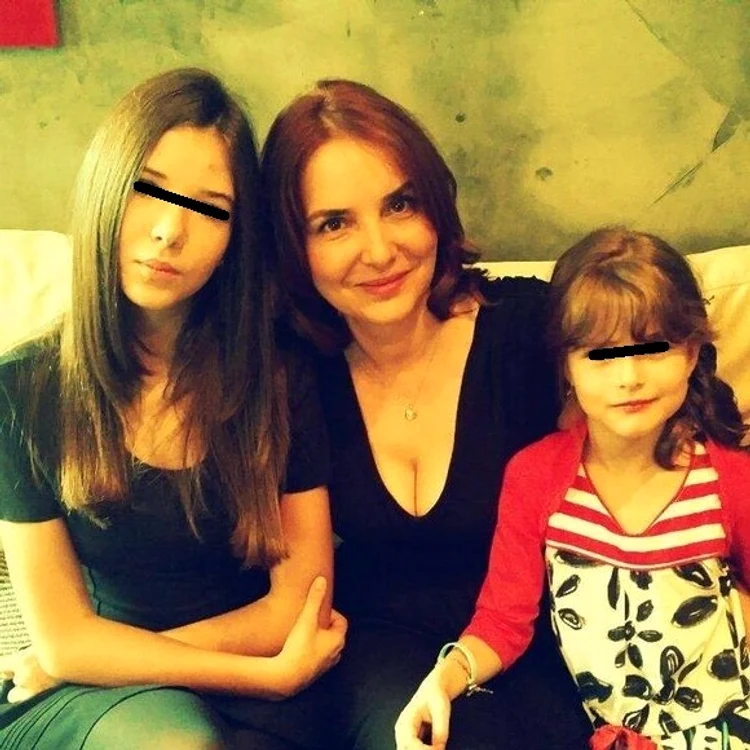 Liliana Busuioc şi cele două fetiţe ale actorului, Natalie şi Catinca