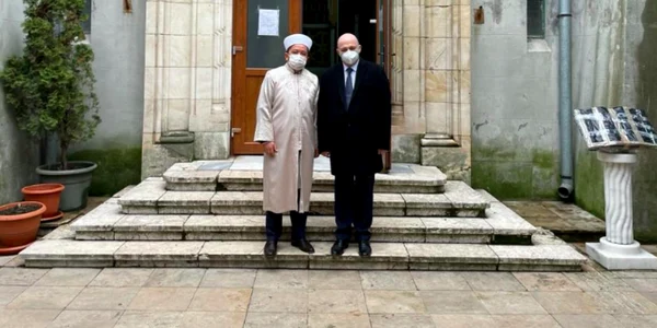 Muftiul Iusuf Muurat şi Silviu Vexler Sursa Facebook Muftiatul Cultului Musulman din România