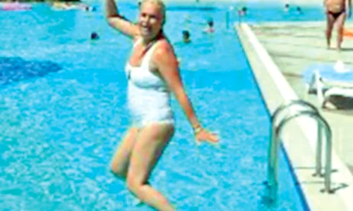 Naşa vedetei,  Claudia Dediu,  ar fi vrut să petreacă  vacanţa împreună cu finii în Turcia jpeg