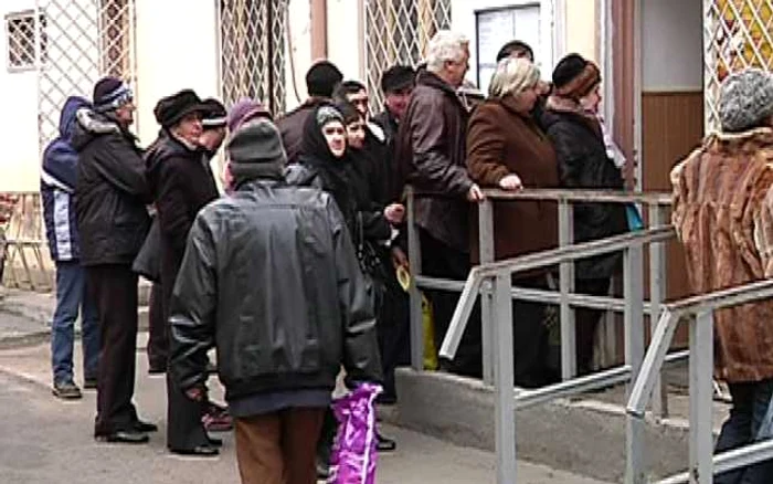 Aglomeraţie la ghişeu. FOTO: Nicoleta Butnaru