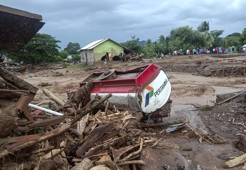 Indonesia afectată de inundaţii. 5 aprilie 2021. foto epa-efe