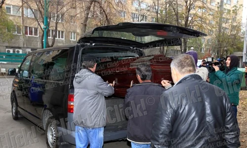 Sicriul în care va fi înmormântat actorul Şerban Ionescu  (Foto: Ştefan Andrei) jpeg