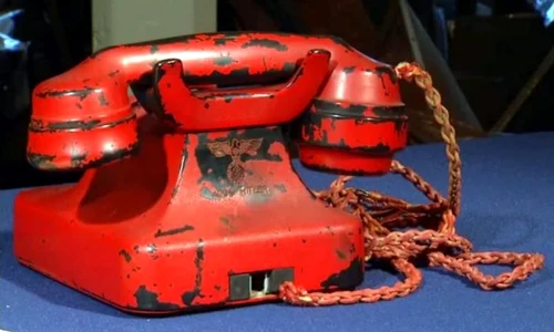 Ultimul telefon al lui Adolf Hitler, vândut la o licitație în SUA / VIDEO jpeg