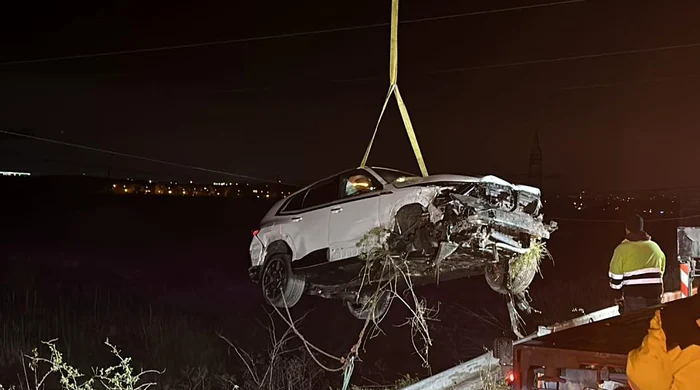 Mașina a fost distrusă FOTO: debraila