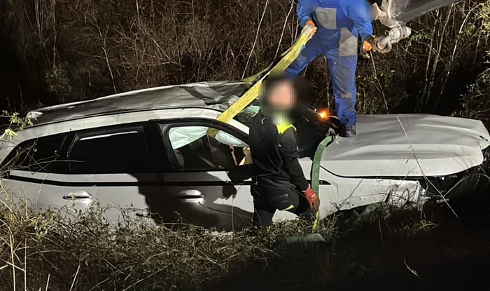 Mașina s-a răsturnat pe un câmp FOTO: debraila