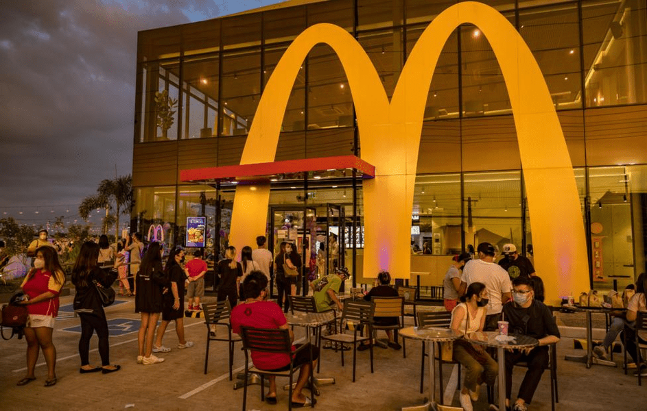 CNN: Conducerea McDonald's pregătește reduceri de personal