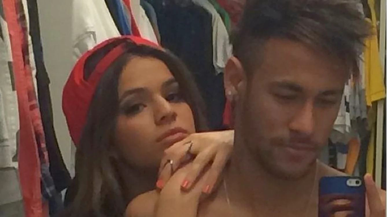 
    Neymar, alături de Bruna Marquezine  