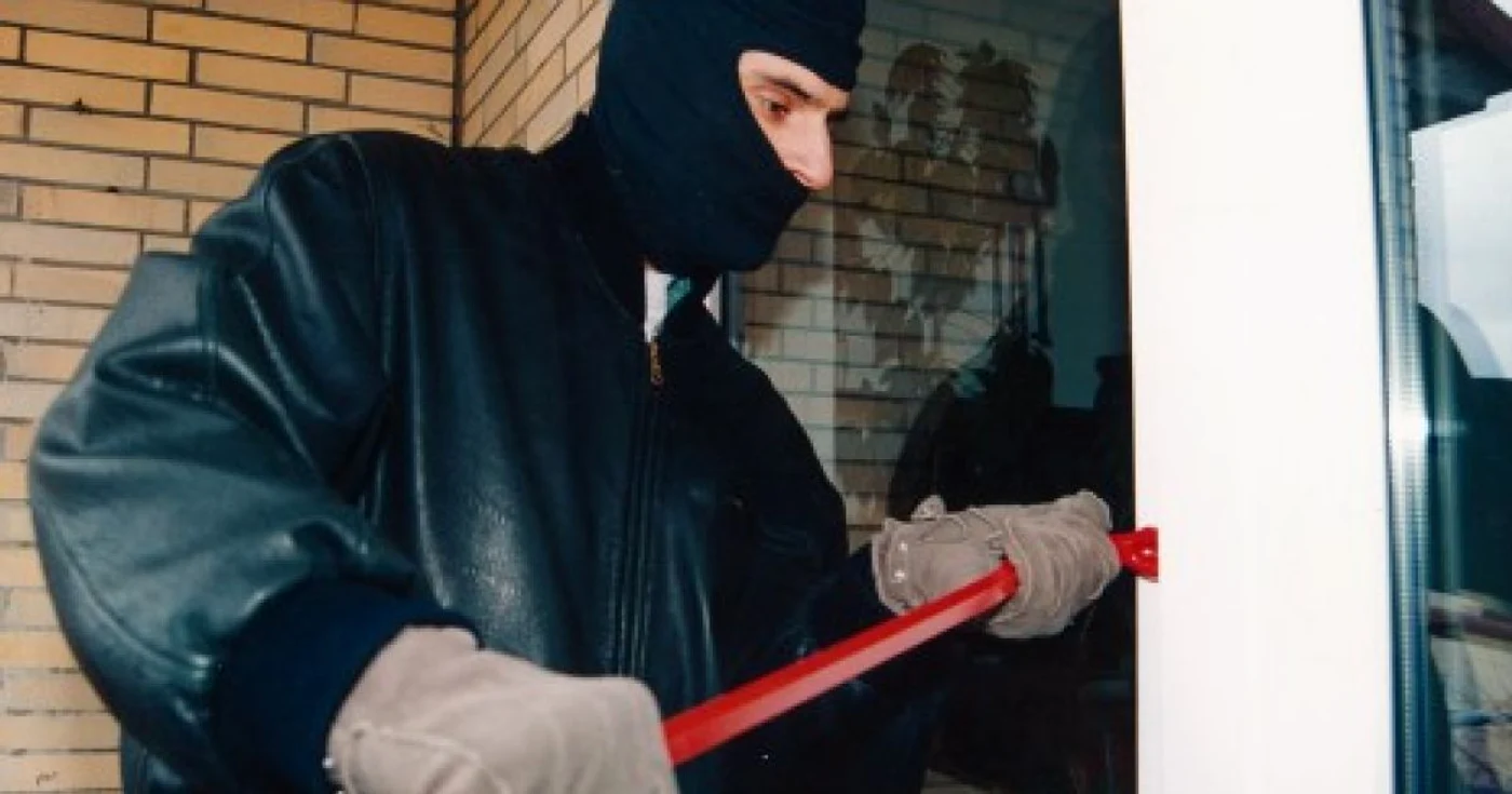 Cercetările sunt continuate în vederea identificării autorilor. Foto arhivă