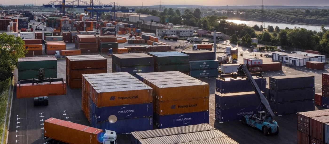 Unul din terminalele portului Duisburg, care inspira investiţia de la Galaţi FOTO duisburg.eu