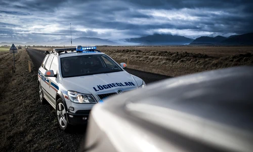 car 6398127 1280 (1) jpg