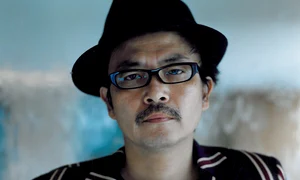 „Rolul meu e să creez simpatie la nivelul publicului“ interviu cu regizorul japonez Sion SONO jpeg