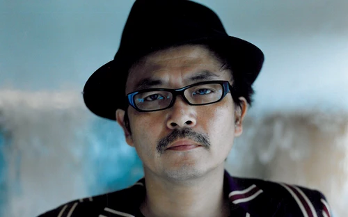 „Rolul meu e să creez simpatie la nivelul publicului“ interviu cu regizorul japonez Sion SONO jpeg