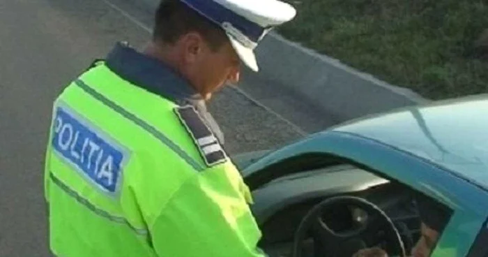 Poliţiştii l-au depistat pe tânăr în trafic 