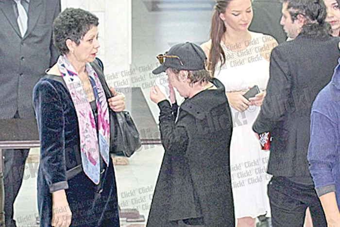 Anca Pandrea a izbucnit  în plâns când invitaţii i-au  pomenit de Iurie Darie (Fotografii: Blitz)