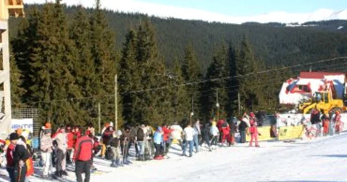 Peste o mie de turişti sunt aşteptaţi în staţiunea Rânca