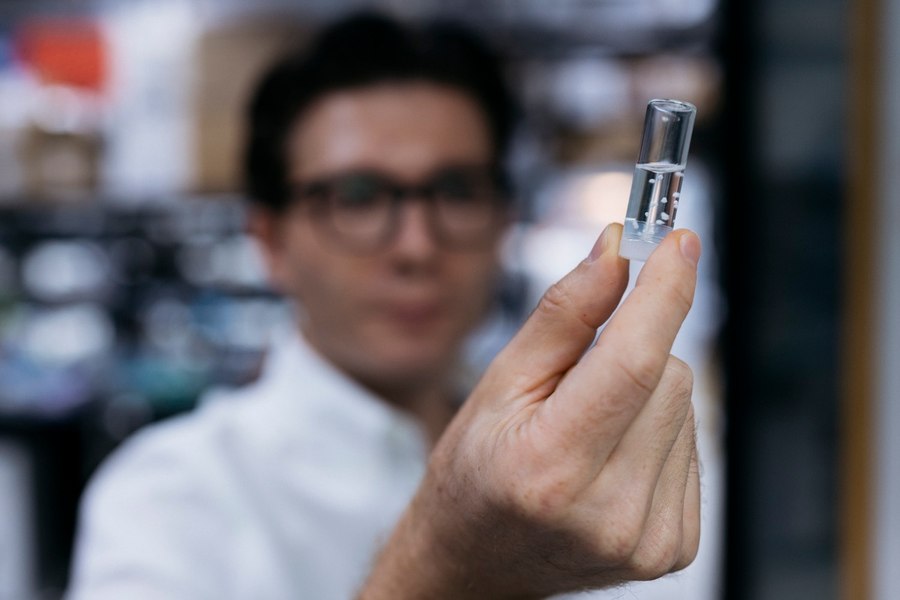 Românul care „recreează” creierul uman în laboratoarele de la Stanford. Face studii clinice fără precedent și revoluționează medicina. „Creierul rămâne ultima frontieră”