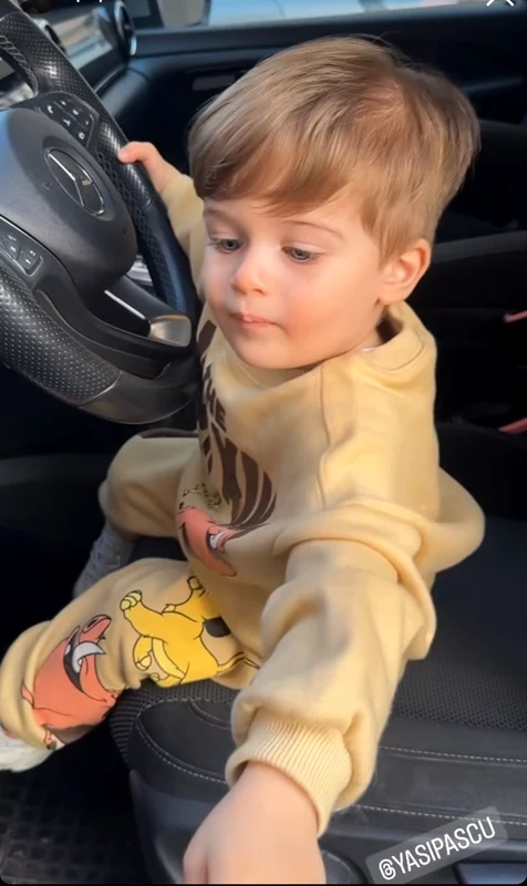 Pepe JR s-a urcat la volan și era tare mândru că se află acolo
