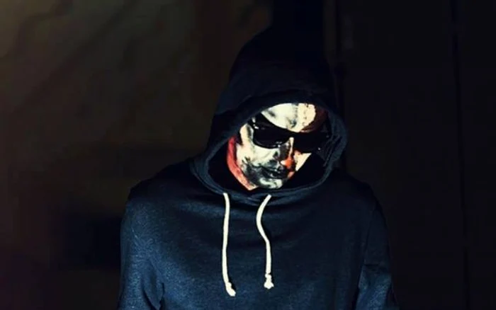 Solistul de la Carla's Dreams cântă mereu cu fața acoperităfoto: arhivă Adevărul