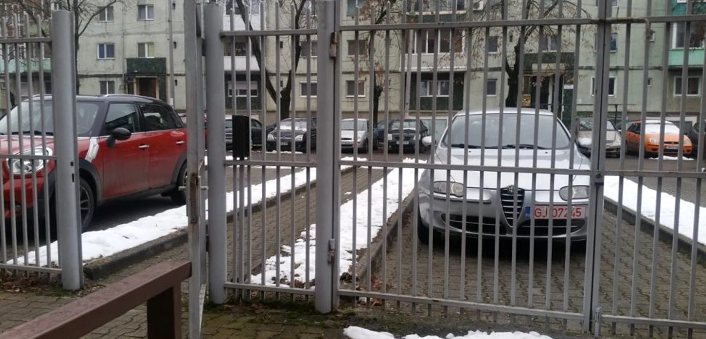 Maşina înmatriculată în Gorj i-a adus numai necazuri lui Adrian Dinescu FOTO Facebook/ Adrian Sudvest