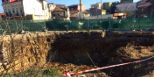 Protest lanţ uman la şantierul de la Lupoaică - distrugere vestigii arheologice Constanţa Foto Sînziana Ionescu