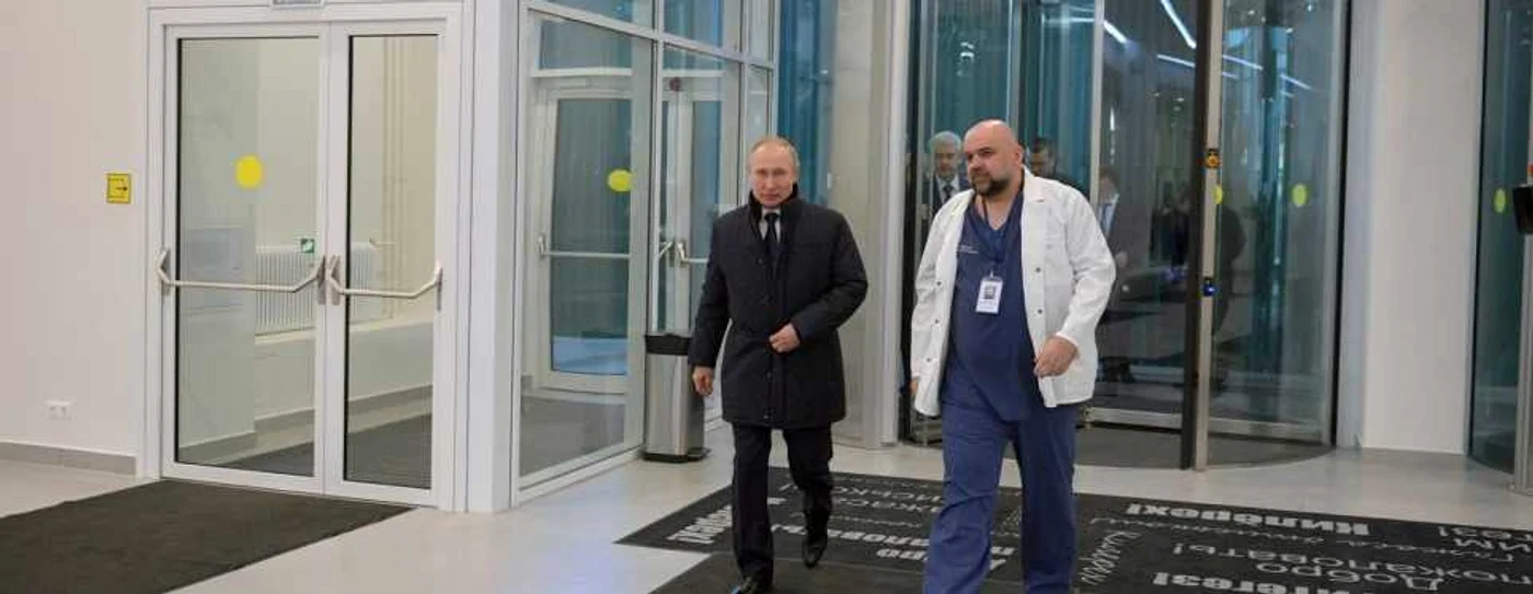 Vladimir Putin vizitează centrul medical Kommunarka Rusia unde sunt trataţi bolnavii de coronavirus FOTO Profimedia