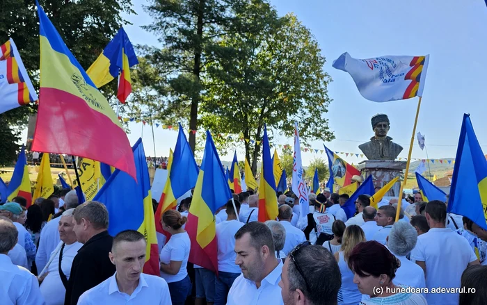 VIDEO Serbările de la Țebea, în memoria lui Avram Iancu. Locul pe care politicienii îl caută o dată pe an, uitat în restul timpului