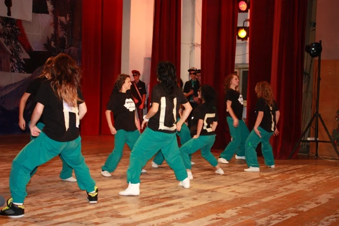 Dansatorii In Action şi-au mai încercat până acum norocul şi la Românii au Talent, însă nu au reuşit să ajungă în semi-finale FOTO: Adevărul/ Bianca Sara