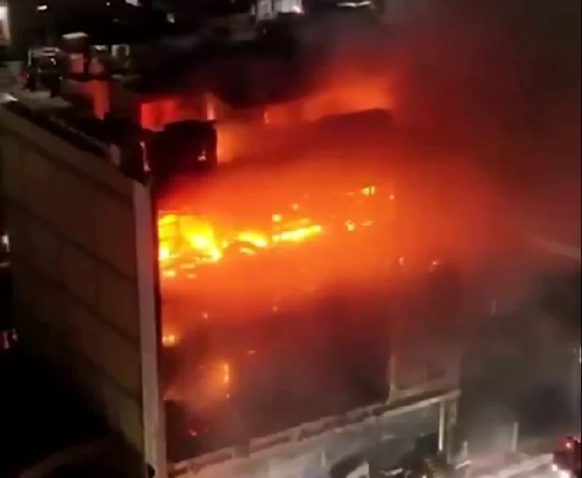 Zeci de morți și răniți într-un incendiu devastator la un mall din Irak FOTO: Captură video