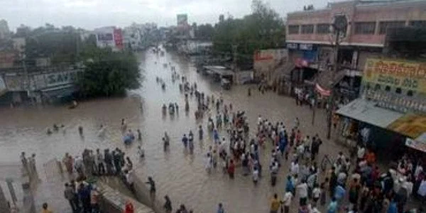 Inundaţiile din India fac ravagii - peste 300 de morţi şi sute de recolte distruse