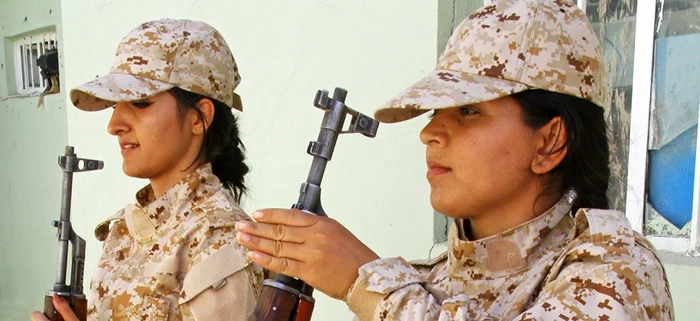 Membre ale armatei kurde, Peshmerga FOTO slate.fr