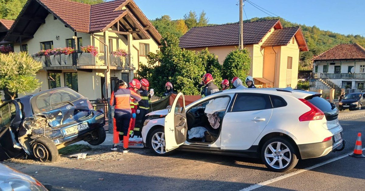 Accident teribil pe Valea Oltului: Un copil de 3 ani și șase răniți la spital Accident teribil pe Valea Oltului: Un copil de 3 ani și șase răniți la spital
