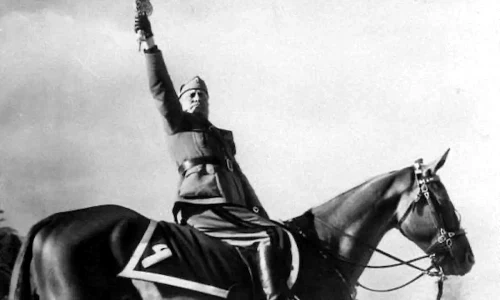 Mussolini spada islam 2 webp