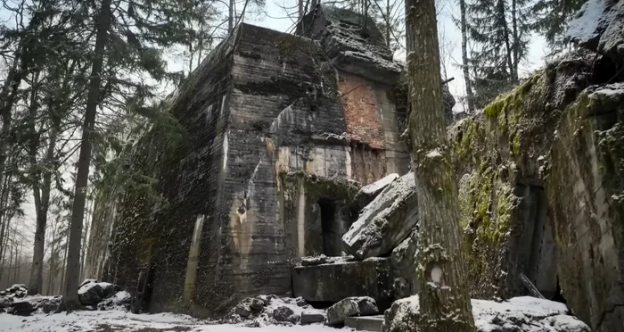 În Bârlogul Lupului, locul din care Hitler a condus războiul împotriva Rusiei / foto: captură video