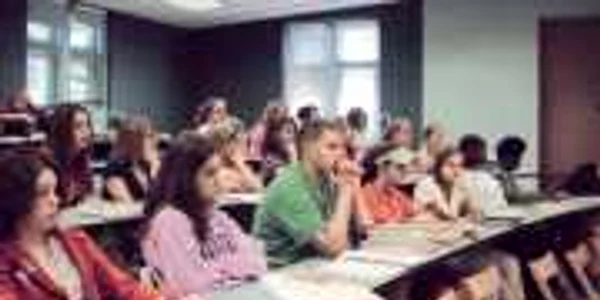 Un student cazat în cămin cheltuieşte, în medie, 1.400 de lei pe lună