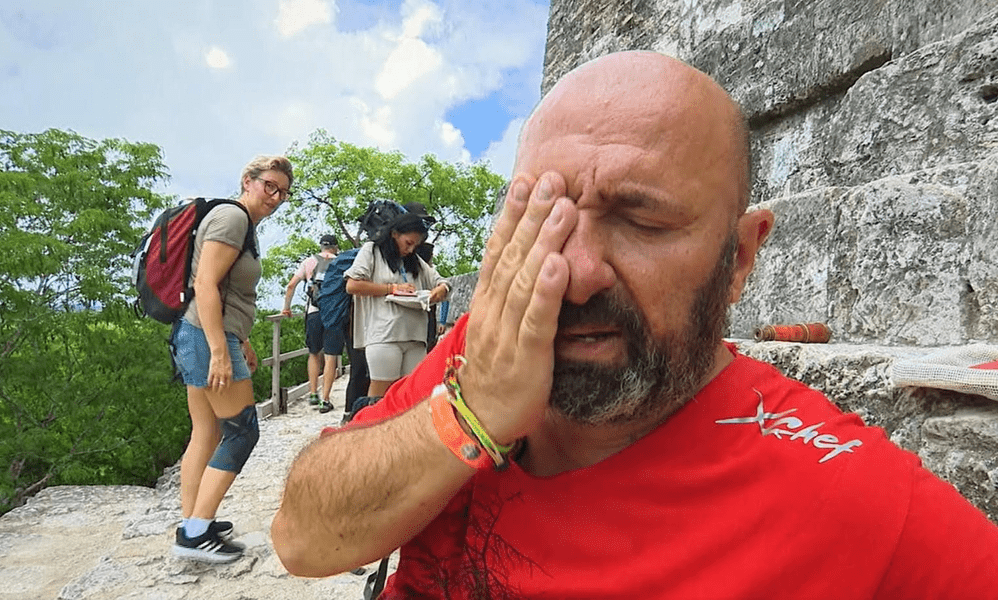 „America Express“. Cătălin Scărlătescu, la un pas de abandon: pălmuit de o localnică și „doborât“ de piramide. „Eram pilaf“ VIDEO