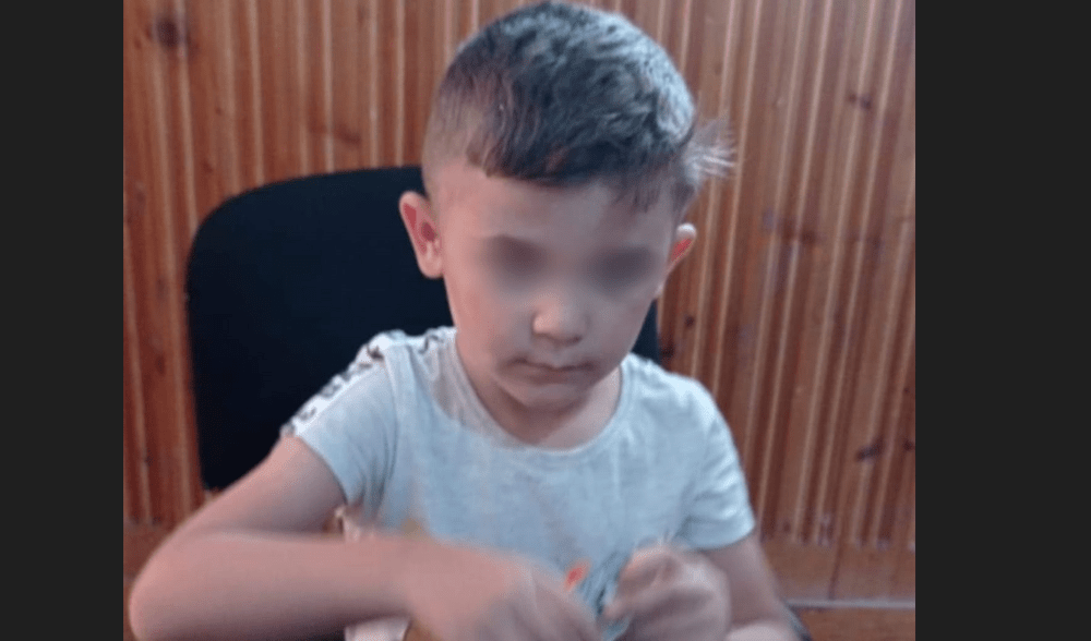 Dosar penal și amendă după ce un copil de patru ani a plecat singur de la o grădiniță din Prahova