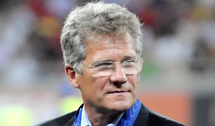 Loți Bölöni distruge un fost selecționer al României  Foto/Sportpictures 