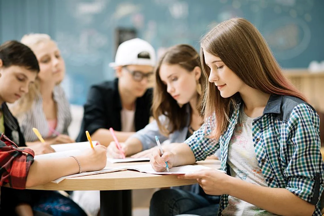 Elevii de zece de la Evaluarea Națională și bacalaureat vor fi premiați