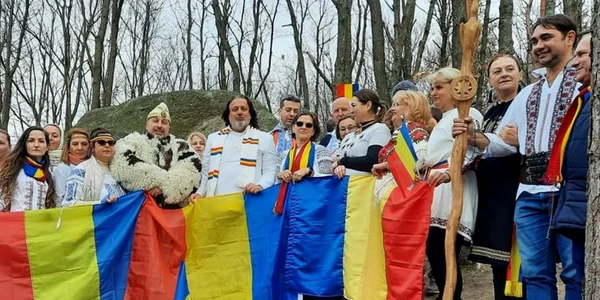 pelerinaj la tronul strabunilor si sarmizegetusa regia foto vasile paun