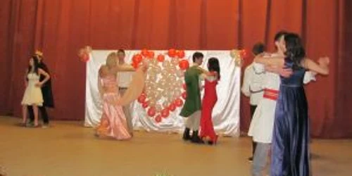 Tinerii se vor întrece şi în cadrul unei probe de dans