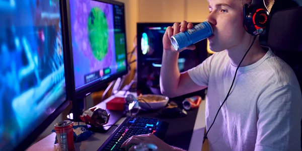 adolescent jocuri gamer bauturi energizante foto shutterstock jpeg