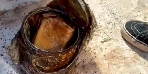 teancuri de bani gasite intr o cutie de vopsea foto captura video tiktok png
